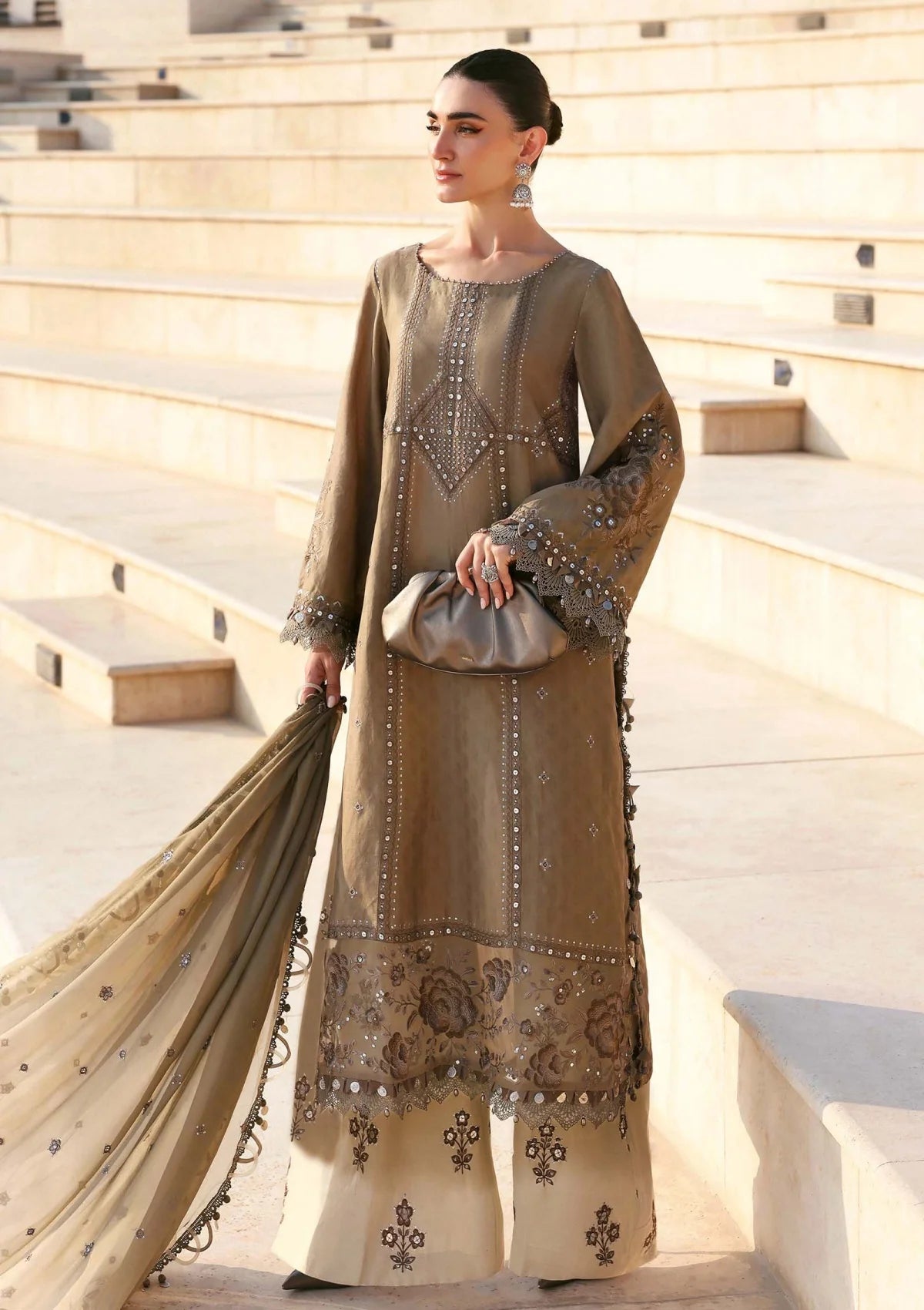 Maia.B - 3PC Luxury Lawn Embroidered Suit  Cod-712