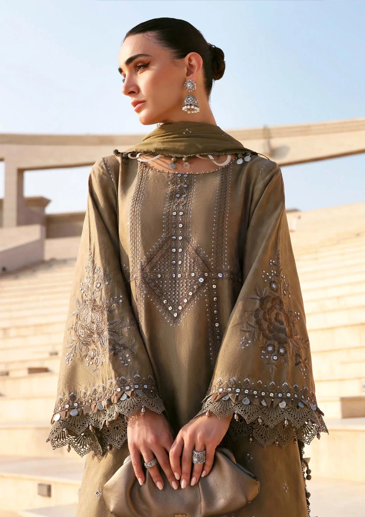 Maia.B - 3PC Luxury Lawn Embroidered Suit  Cod-712