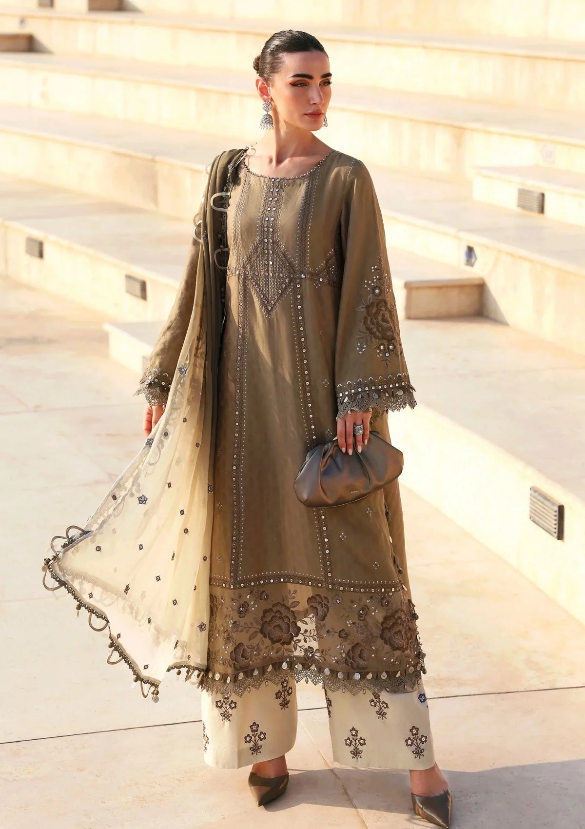 Maia.B - 3PC Luxury Lawn Embroidered Suit  Cod-712