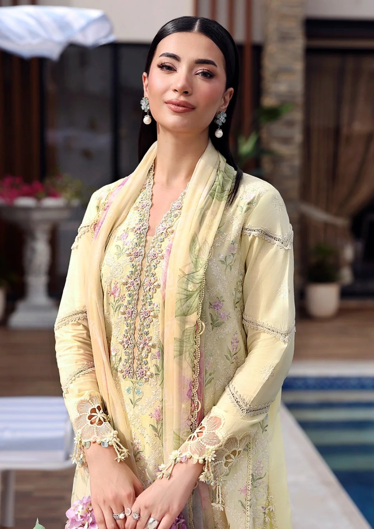 MARIA.B - 3PC Luxury Lawn Embroidered Suit