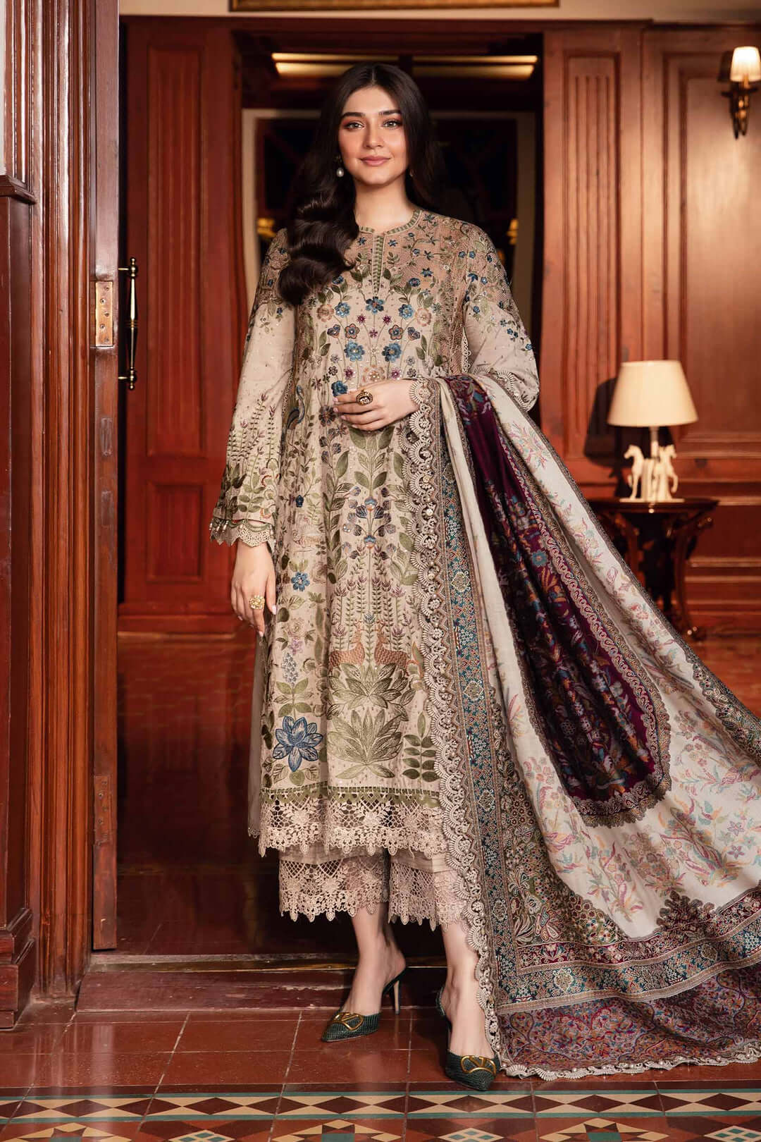 MARIA.B - 3PC Luxury Lawn Embroidered Suit cod-